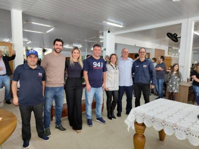 FamÃ­lia Giacobo celebra os 50 anos da Dimagil com bÃªnÃ§Ã£o e homenagem aos colaboradores